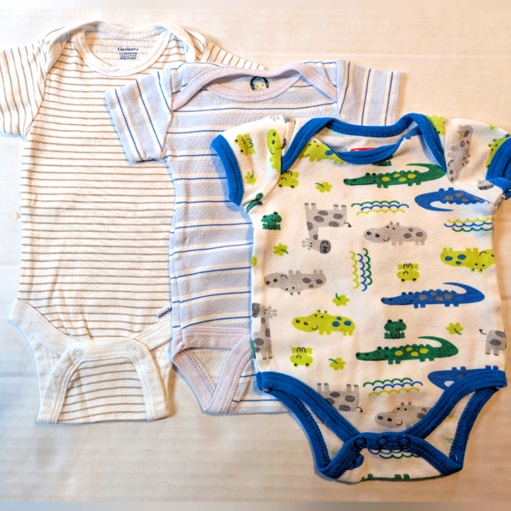Infant Boys 0-3 Months Onesies Set Of 3 Like New